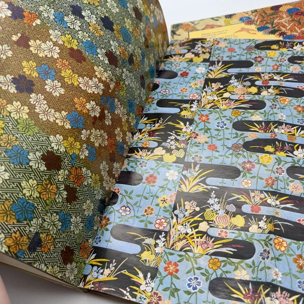 Kimono Japanese Designs 16 Different Patterns Gift Wraps by Artists 0810929546
